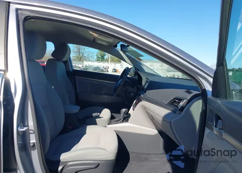 2017 Hyundai Elantra Se z USA, uszkodzony, nr VIN 5NPD84LF3HH070477